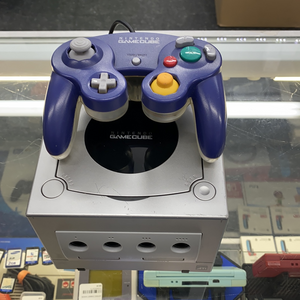 Nintendo GameCube purple Pre-owned